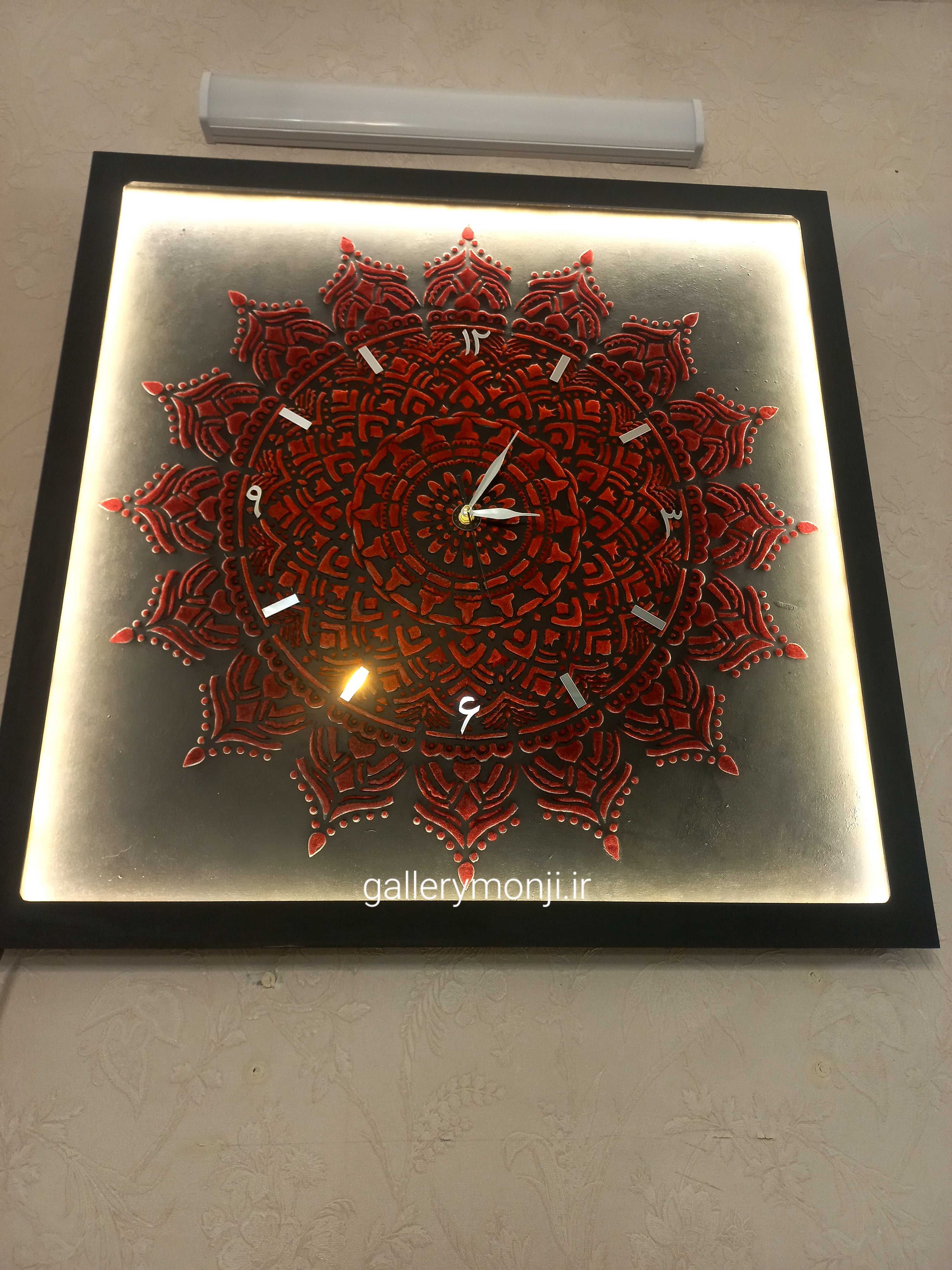 تابلو ساعت نوری ارسال رایگان طرح سنتی مخمل